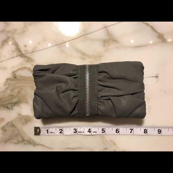 Faux Leather Ruched wallet - Picture 5 of 5